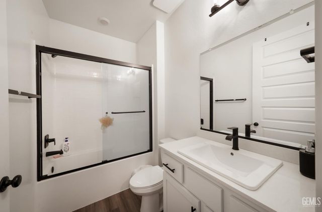 6614 Glacier Bay Street, Bakersfield, CA 93313