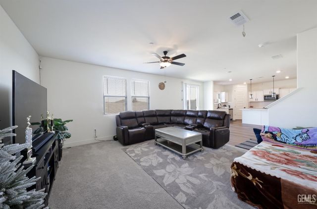 6614 Glacier Bay Street, Bakersfield, CA 93313