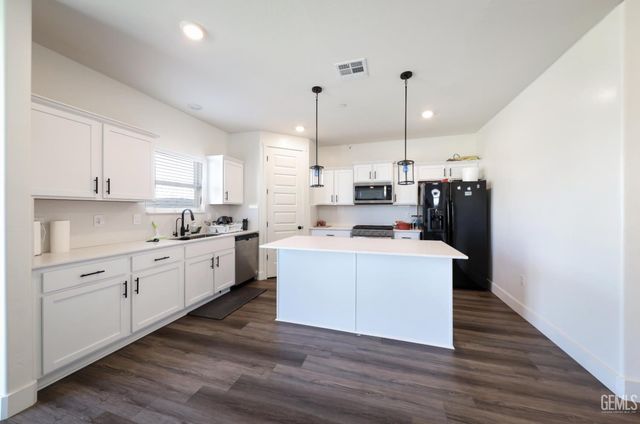 6614 Glacier Bay Street, Bakersfield, CA 93313