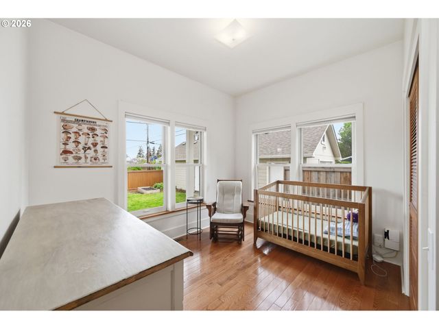 953 C St, Springfield, OR 97477