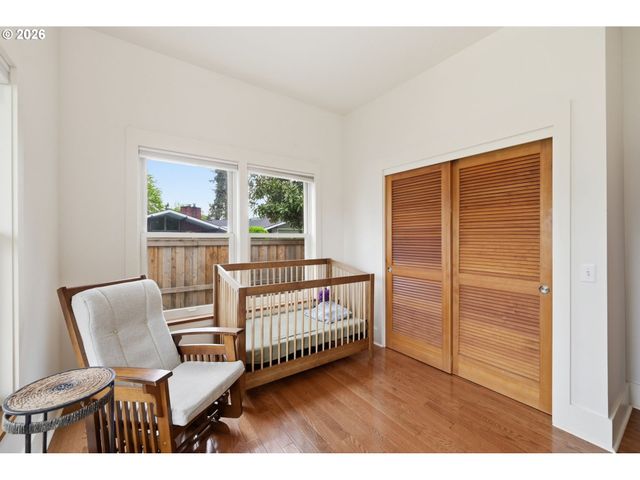 953 C St, Springfield, OR 97477