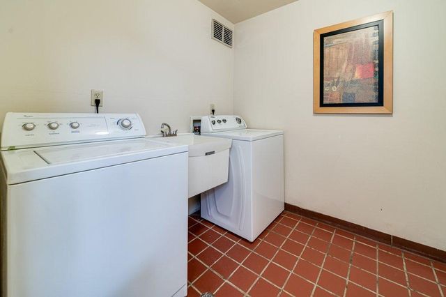 4400 Upton Avenue S 202, Minneapolis, MN 55410