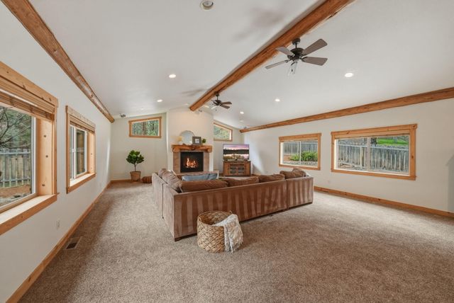 63375 Saddleback Drive, Bend, OR 97703