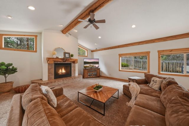 63375 Saddleback Drive, Bend, OR 97703