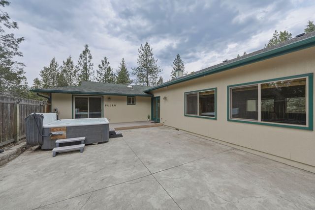 63375 Saddleback Drive, Bend, OR 97703