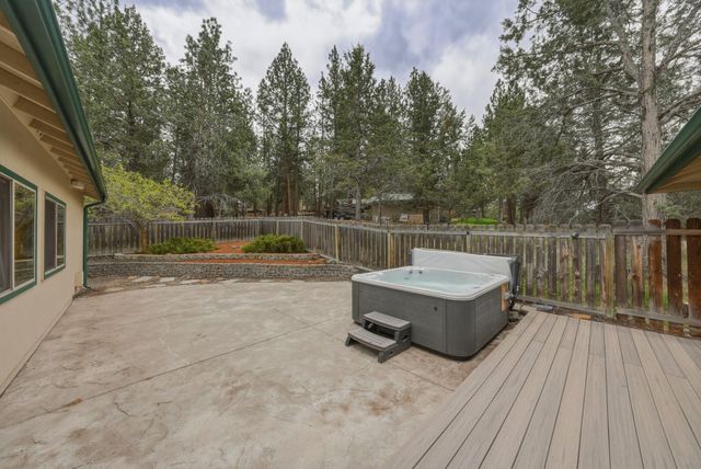 63375 Saddleback Drive, Bend, OR 97703