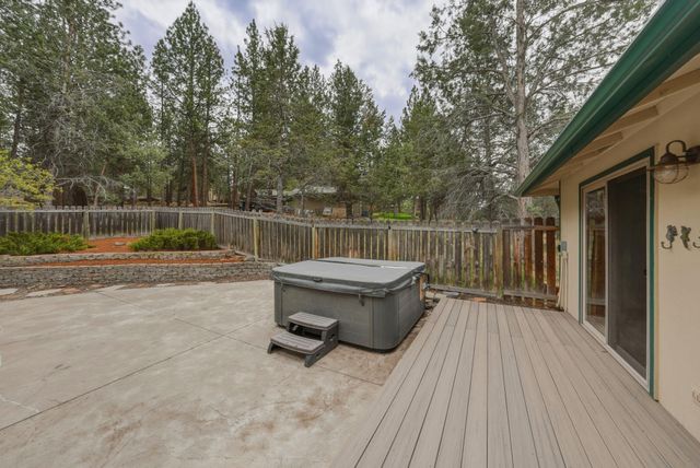 63375 Saddleback Drive, Bend, OR 97703