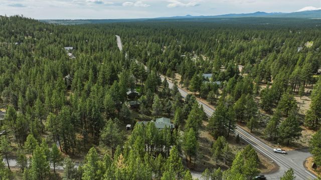 63375 Saddleback Drive, Bend, OR 97703