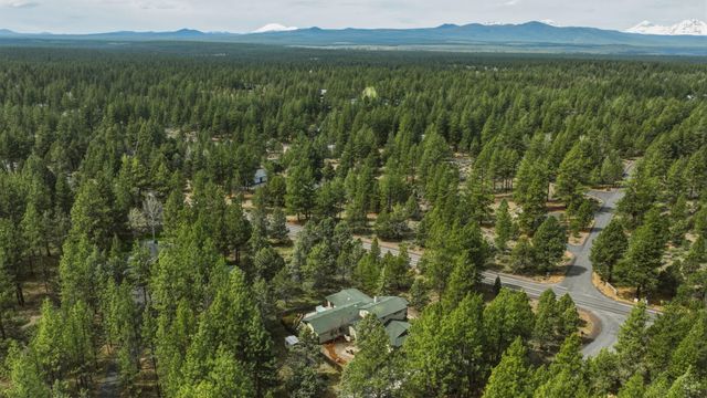 63375 Saddleback Drive, Bend, OR 97703