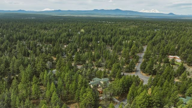 63375 Saddleback Drive, Bend, OR 97703