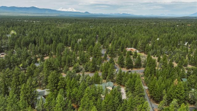 63375 Saddleback Drive, Bend, OR 97703