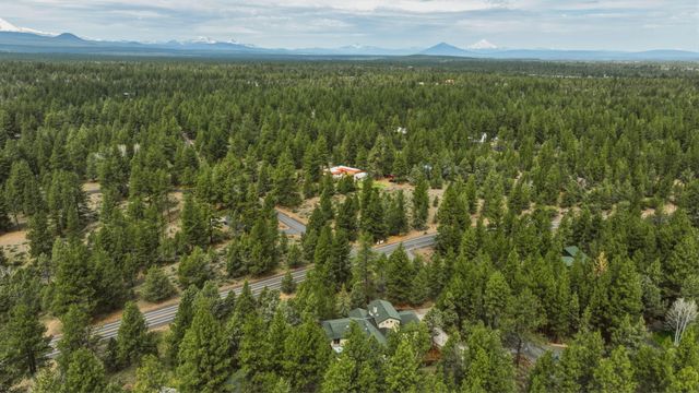 63375 Saddleback Drive, Bend, OR 97703