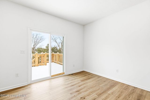 8517 Quail Creek Ct, Louisville, KY 40229