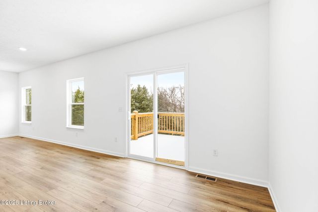 8517 Quail Creek Ct, Louisville, KY 40229