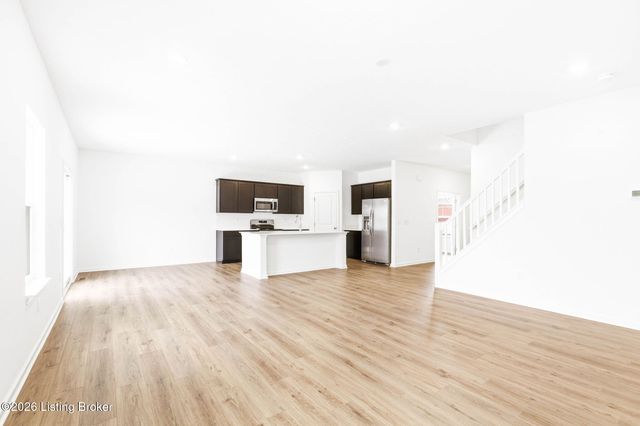 8517 Quail Creek Ct, Louisville, KY 40229