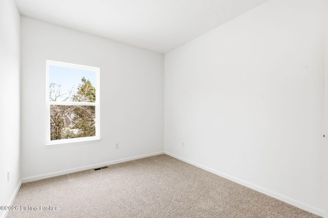 8517 Quail Creek Ct, Louisville, KY 40229