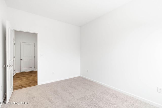 8517 Quail Creek Ct, Louisville, KY 40229