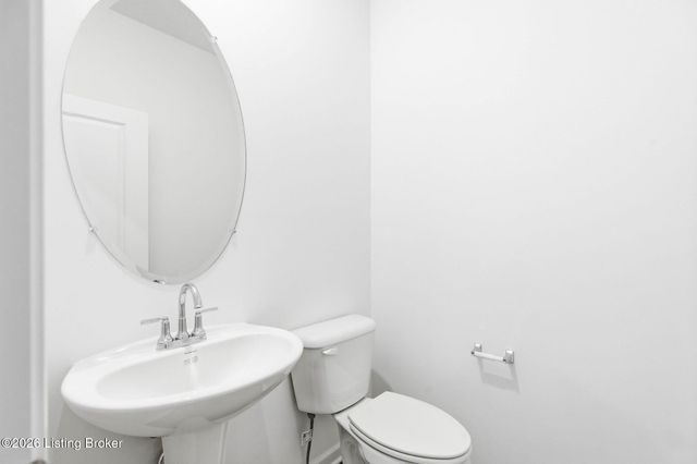 8517 Quail Creek Ct, Louisville, KY 40229