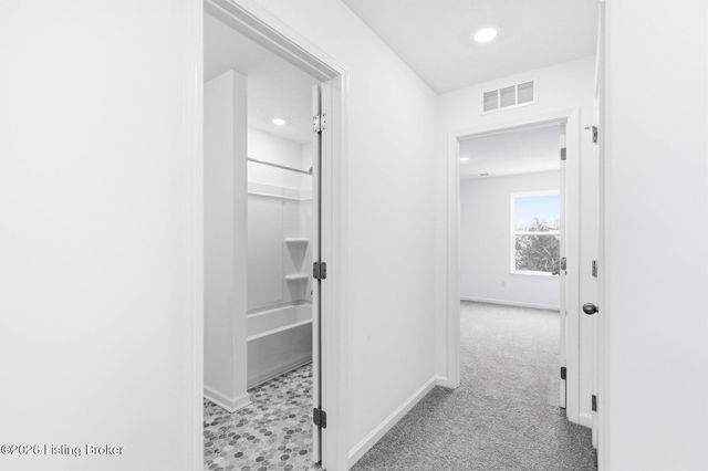 8517 Quail Creek Ct, Louisville, KY 40229