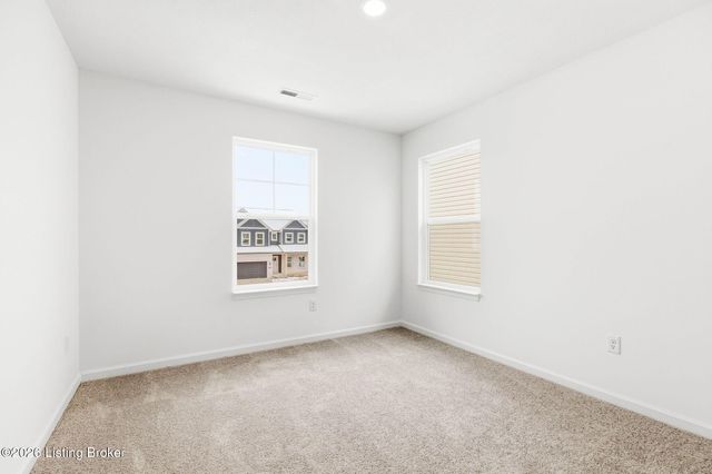 8517 Quail Creek Ct, Louisville, KY 40229