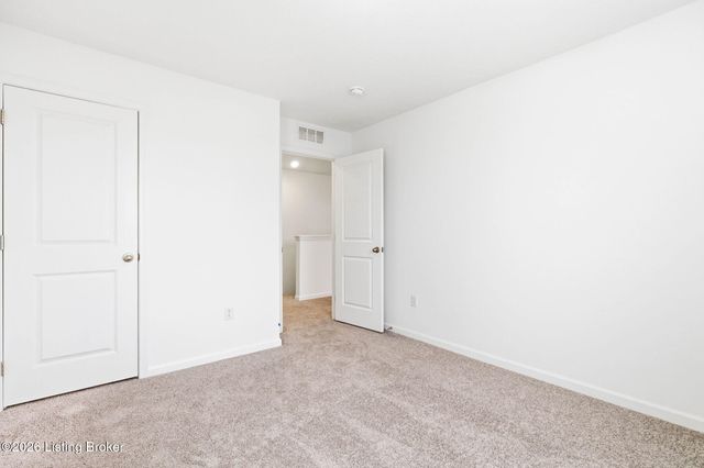 8517 Quail Creek Ct, Louisville, KY 40229