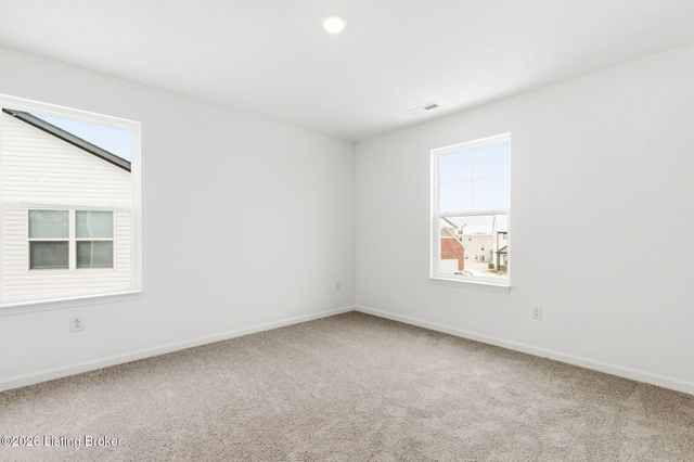 8517 Quail Creek Ct, Louisville, KY 40229