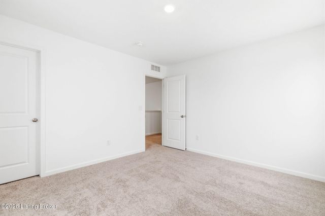 8517 Quail Creek Ct, Louisville, KY 40229