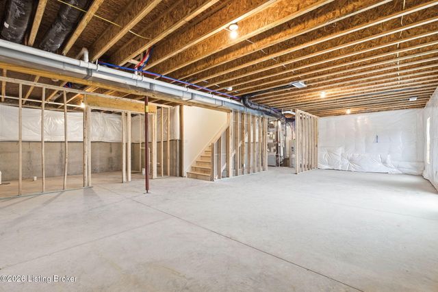 8517 Quail Creek Ct, Louisville, KY 40229