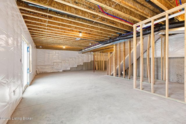 8517 Quail Creek Ct, Louisville, KY 40229