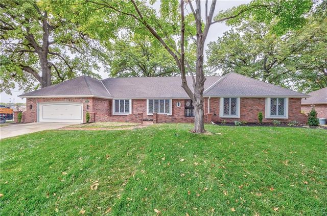 6218 W 64 Terrace, Mission, KS 66202