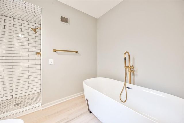 6218 W 64 Terrace, Mission, KS 66202