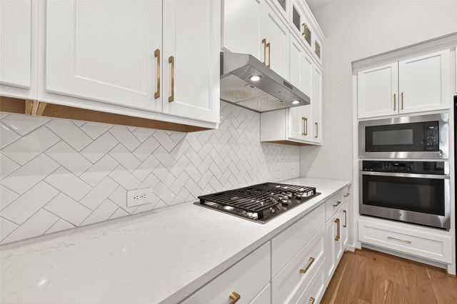 29843 Breezy Pines Loop, Fulshear, TX 77441