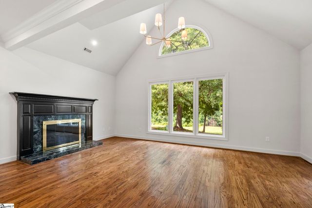 302 Greenview Circle, Greenville, SC 29609