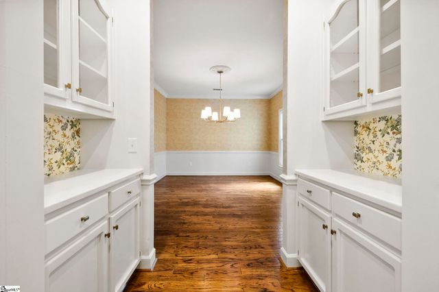 302 Greenview Circle, Greenville, SC 29609