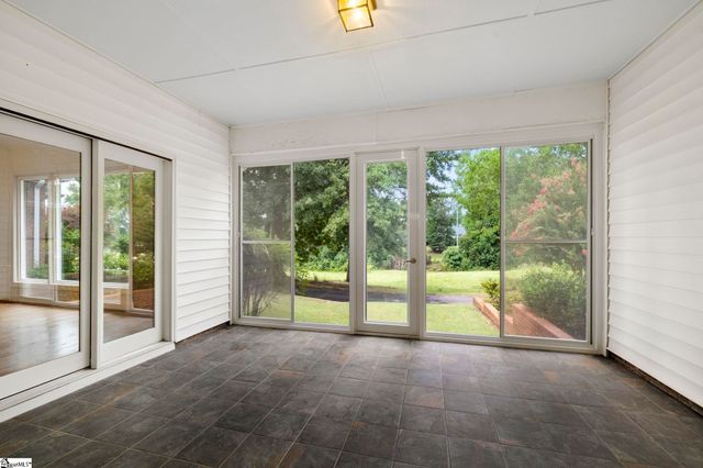 302 Greenview Circle, Greenville, SC 29609