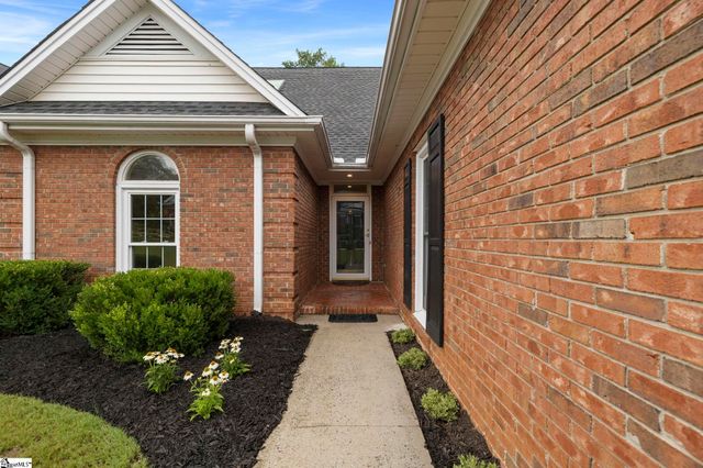 302 Greenview Circle, Greenville, SC 29609