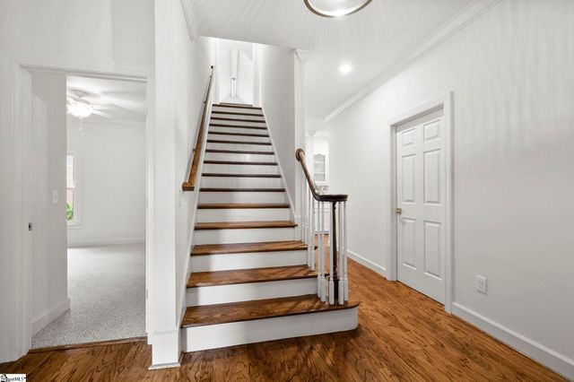 302 Greenview Circle, Greenville, SC 29609