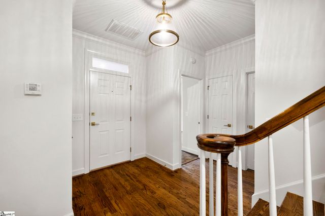 302 Greenview Circle, Greenville, SC 29609
