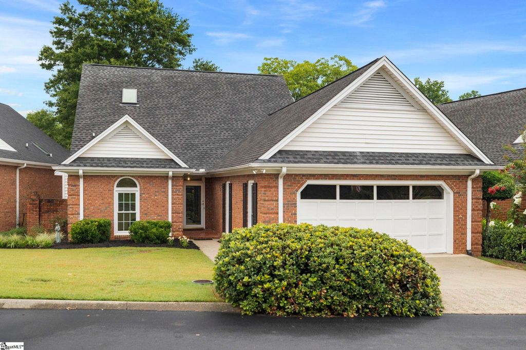 302 Greenview Circle, Greenville, SC 29609