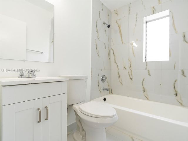 7635 Dickens Ave, Miami Beach, FL 33141