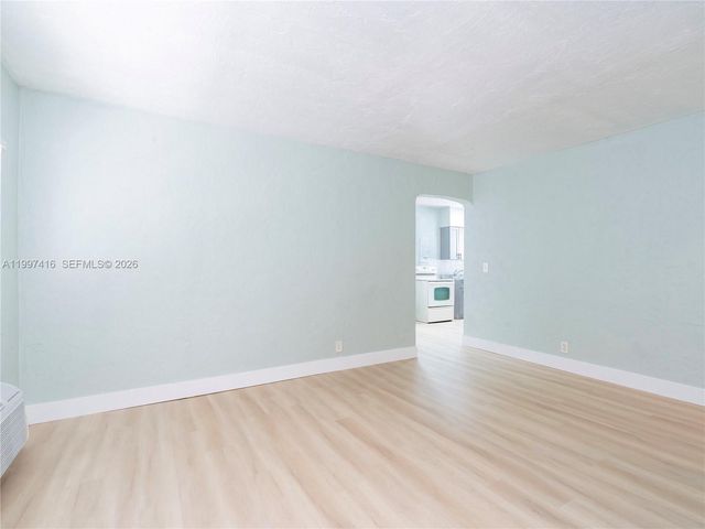 7635 Dickens Ave, Miami Beach, FL 33141