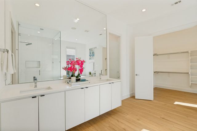 5817 Richmond Avenue, Dallas, TX 75206