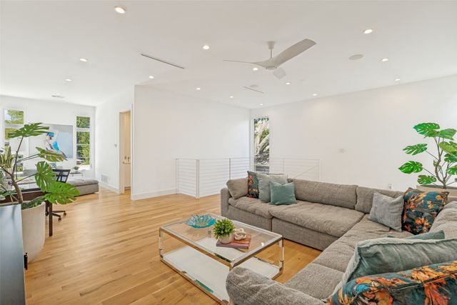 5817 Richmond Avenue, Dallas, TX 75206