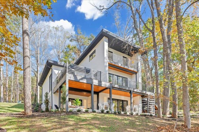 16358 Moneta RD, Moneta, VA 24121