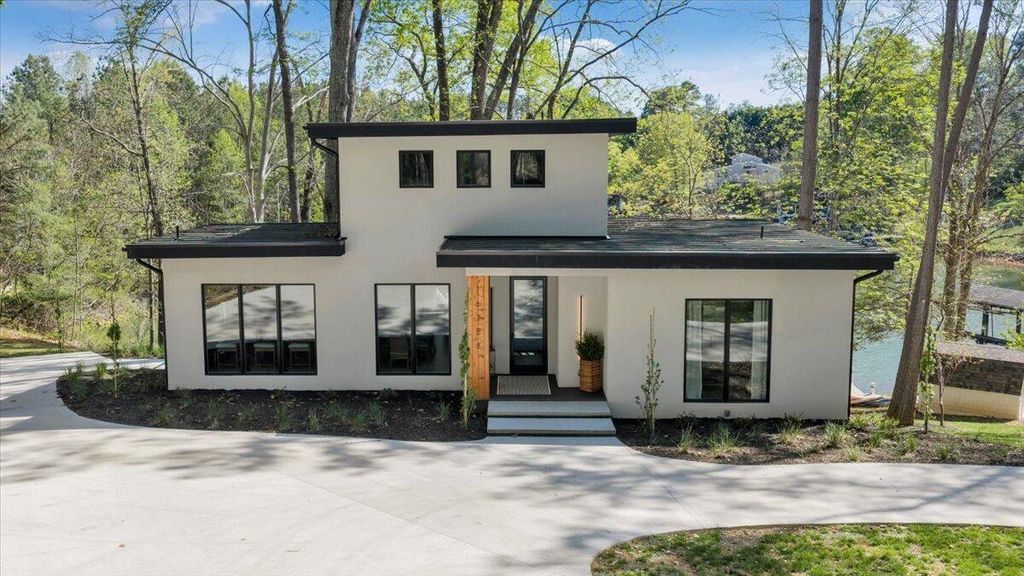 16358 Moneta RD, Moneta, VA 24121