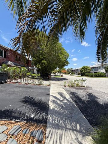 806 NW 41st Court ., Deerfield Beach, FL 33064