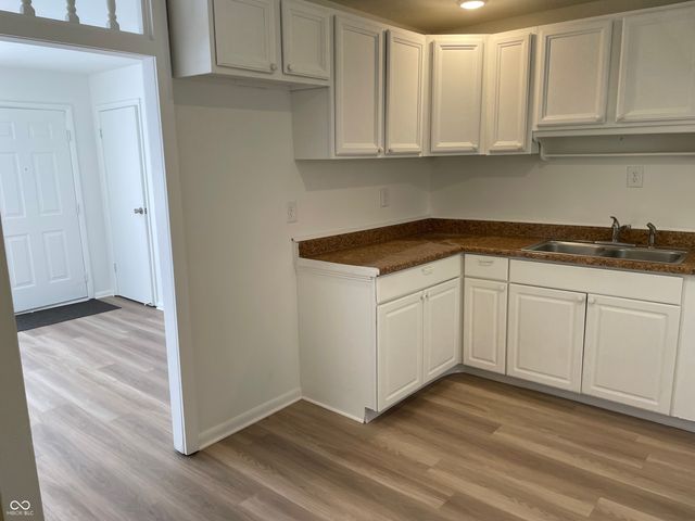 8246 E 41st Place, Indianapolis, IN 46226