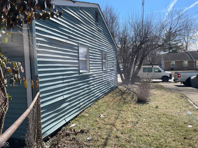 8246 E 41st Place, Indianapolis, IN 46226