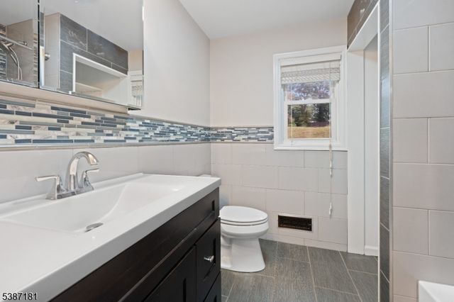 88 Emerson Rd, Franklin Twp., NJ 08873