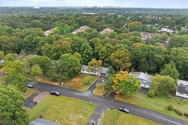 88 Emerson Rd, Franklin Twp., NJ 08873